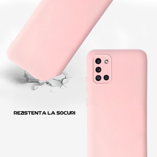 Husa Safe Flex compatibila cu Samsung Galaxy A31, Comando Fonix, Design Slim flexibil, Interior captusit cu microfibra, Anti shock, Silicon moale, Textura cu finisaj mat/fin, Antiaderent, Roz pudra3