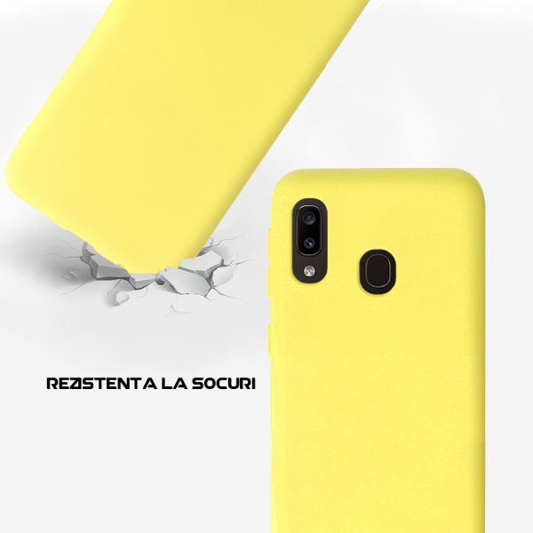 Husa Safe Flex compatibila cu Samsung Galaxy A20e, Comando Fonix, Design Slim flexibil, Interior captusit cu microfibra, Anti shock, Silicon moale, Textura cu finisaj mat/fin, Antiaderent, Galben3