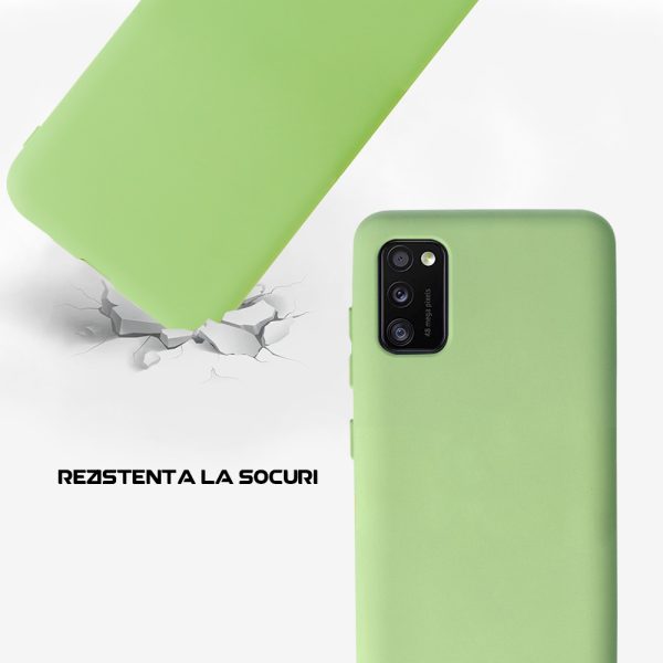 Husa Safe Flex compatibila cu Samsung Galaxy A41, Comando Fonix, Design Slim flexibil, Interior captusit cu microfibra, Anti soc, Silicon moale, Textura cu finisaj mat, Antiaderent, Verde deschis3