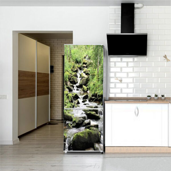 Autocolant pentru frigider, Model Wild River, Dimensiuni 200 x 90 cm, Design Vibrant, Autoadeziv