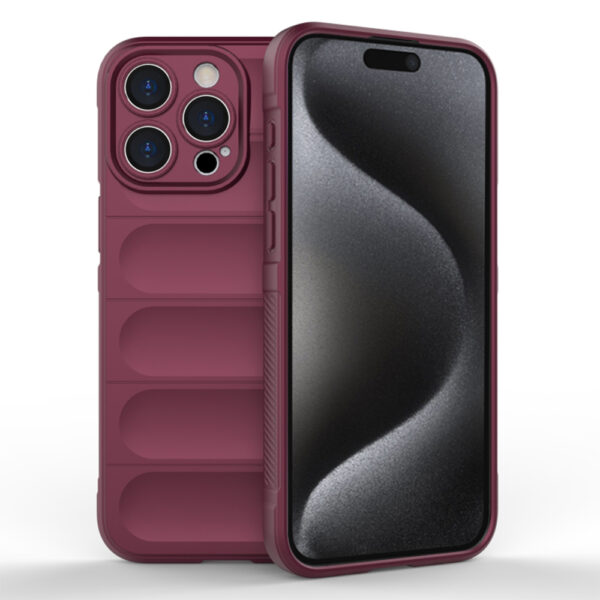 Husa Matte Waves pentru Apple iPhone 15 Pro, Camera Protect, Striatii laterale, Colturi intarite, Margini inaltate, Antialunecare, Antisoc, Silicon prietenos cu pielea, Visiniu