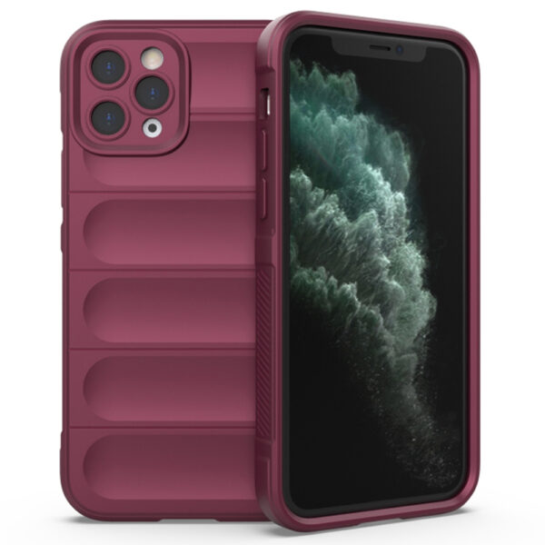 Husa Matte Waves pentru Apple iPhone 11 Pro Max, Camera Protect, Striatii laterale, Colturi intarite, Margini inaltate, Antialunecare, Antisoc, Silicon prietenos cu pielea, Visiniu